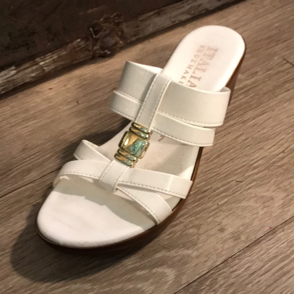 Italian made size 7 wedges made in Italy